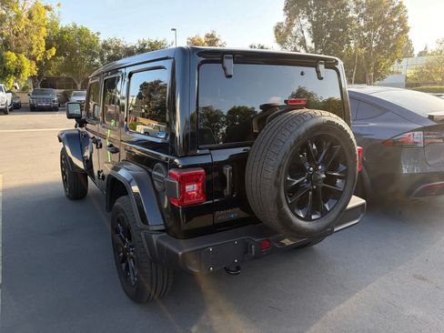 Used 2025 Jeep Wrangler Unlimited Sahara w/ Safety Group AWD/4WD image 4