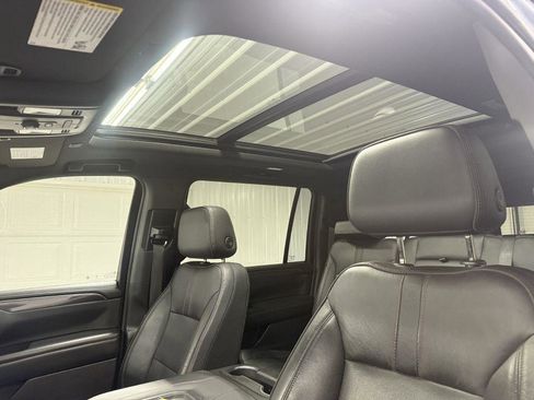 Used 2021 Chevrolet Suburban RST AWD/4WD image 12