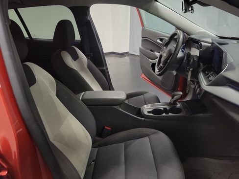 Used 2024 Chevrolet Trax LS w/ LS Convenience Package FWD image 21