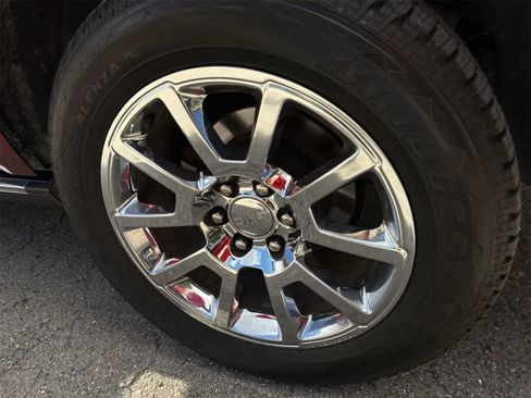 Used 2017 GMC Yukon Denali AWD/4WD image 8