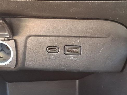 Used 2025 Chevrolet Trax LT FWD image 22