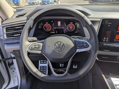 New 2026 Volkswagen Atlas Peak Edition AWD/4WD image 13