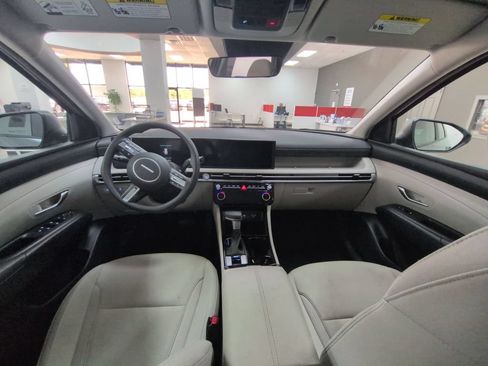 Used 2025 Hyundai Tucson SEL AWD/4WD image 22