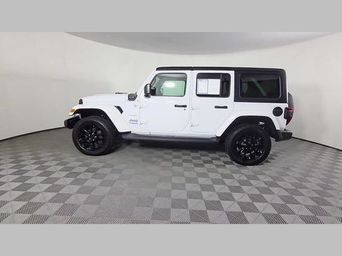 Used 2022 Jeep Wrangler Unlimited Sahara AWD/4WD image 46
