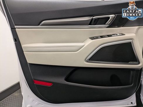 Certified 2024 Kia Telluride S w/ S Sunroof Package AWD/4WD image 8