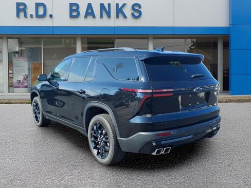 Used 2024 Chevrolet Traverse LT w/ Midnight/Sport Edition FWD image 3