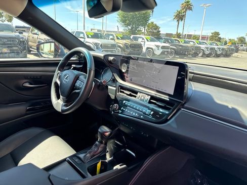 Used 2025 Lexus ES 350 w/ Premium Package FWD image 21