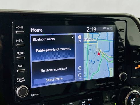 Used 2022 Toyota Highlander XLE AWD/4WD image 13
