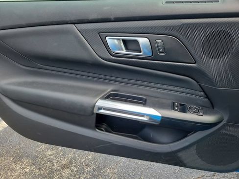 Used 2025 Ford Mustang Premium RWD image 9