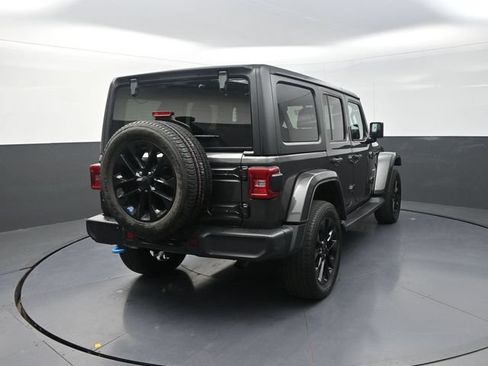 Used 2023 Jeep Wrangler Unlimited Sahara w/ Cold Weather Group AWD/4WD image 10