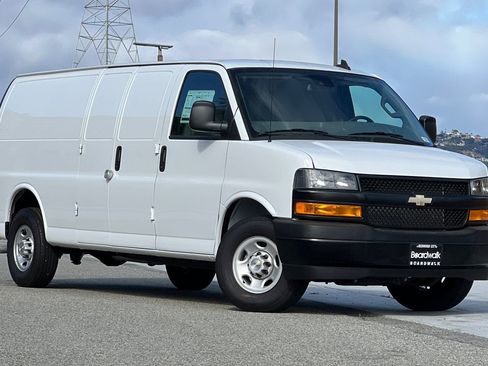 Used 2023 Chevrolet Express 3500 Extended w/ Driver Convenience Package RWD image 2