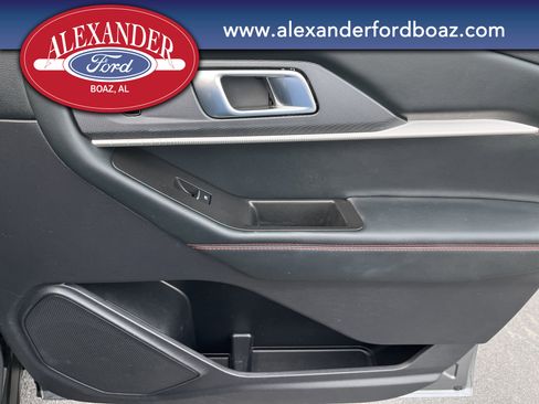 Used 2025 Ford Explorer ST-Line w/ ST-Line Street Pack image 16