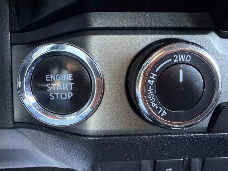 Used 2016 Toyota Tacoma TRD Sport AWD/4WD image 30