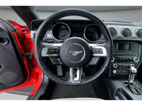 Used 2016 Ford Mustang GT RWD image 7