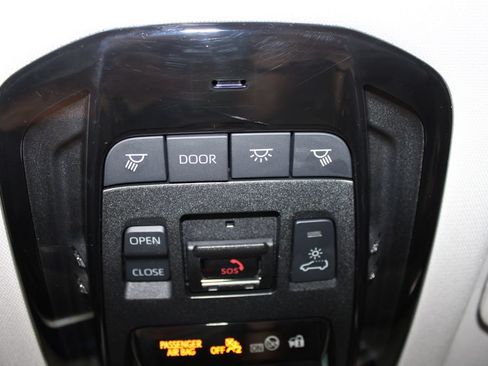 Used 2024 Toyota Venza Limited AWD/4WD image 22
