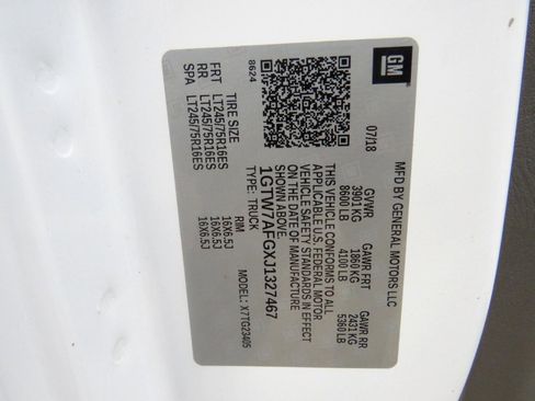 Used 2018 GMC Savana 2500 w/ Driver Convenience Package image 32