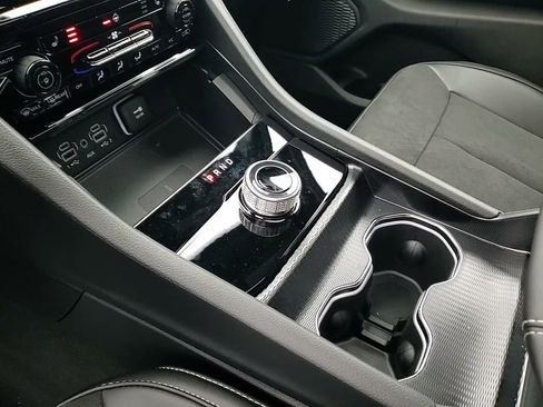 New 2025 Jeep Grand Cherokee L Altitude image 30