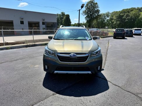 Used 2022 Subaru Outback Limited AWD/4WD image 4
