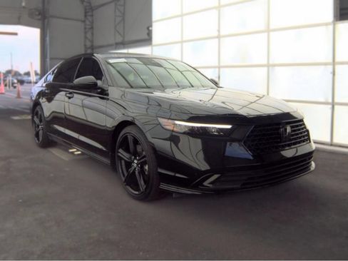Used 2025 Honda Accord Sport image 4