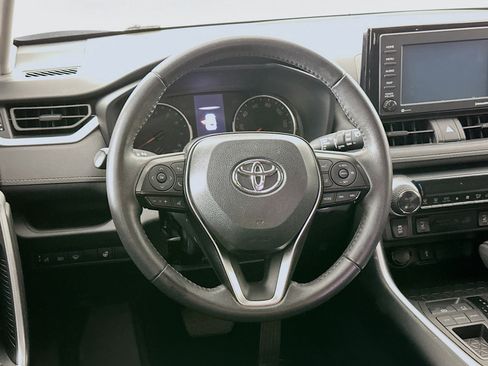 Used 2021 Toyota RAV4 XLE w/ XLE Grade Weather Package FWD image 18