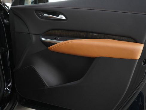 Used 2023 Cadillac XT4 Sport w/ Sun And Sound Package image 9