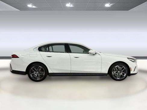 New 2027 BMW 530i RWD image 8