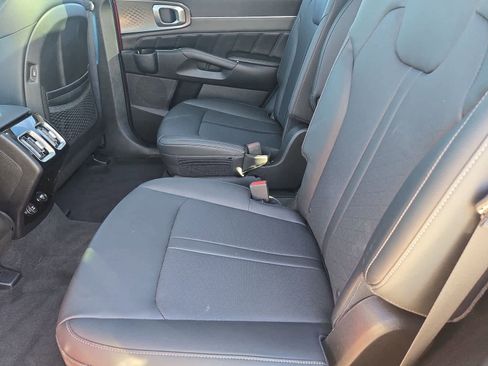 Certified 2022 Kia Sorento SX image 19