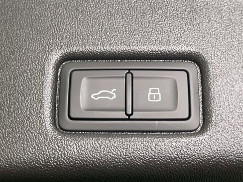 New 2025 Audi Q5 Premium Plus image 21