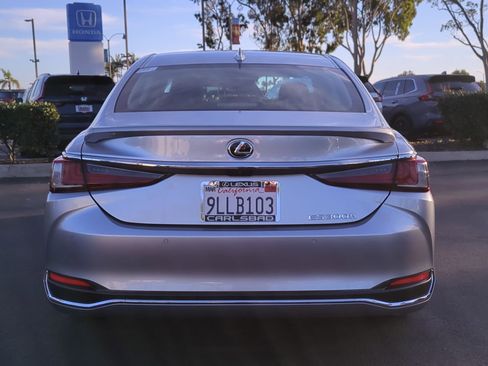 Certified 2024 Lexus ES 300h w/ Premium Package image 7