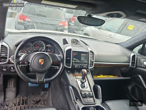 Used 2014 Porsche Cayenne Turbo S AWD/4WD image 8