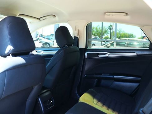 Used 2020 Ford Fusion SE image 34