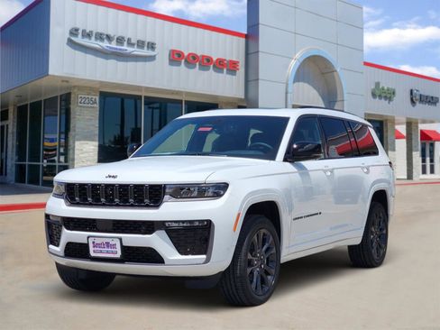 New 2026 Jeep Grand Cherokee L Limited AWD/4WD image 2