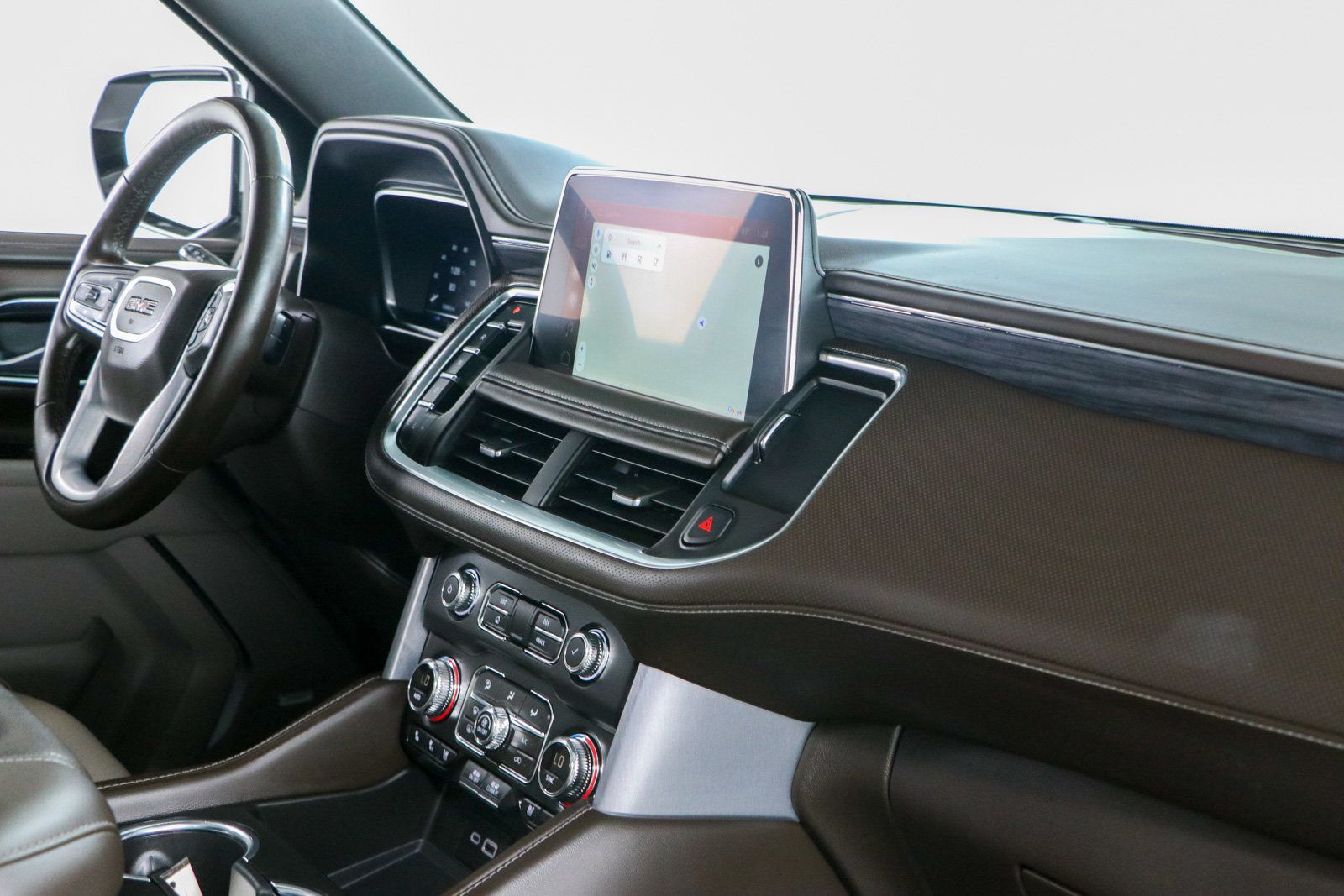 Used 2023 GMC Yukon SLT w/ SLT Premium Package AWD/4WD image 31