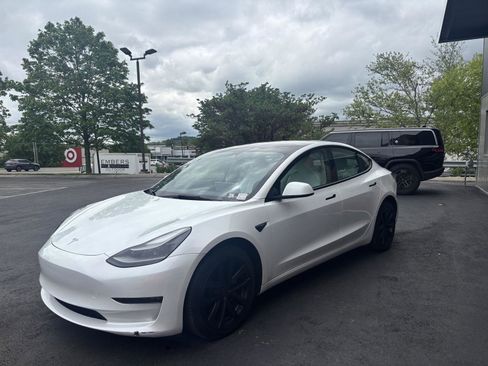 Used 2022 Tesla Model 3 Long Range AWD/4WD image 4