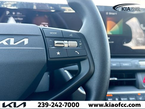 New 2025 Kia K4 LXS image 33