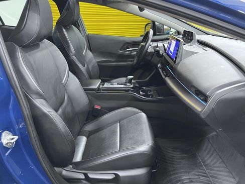 Used 2024 Toyota Prius XLE FWD image 17