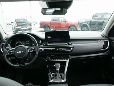 Used 2023 Kia Seltos SX w/ SX Sunroof Package image 33