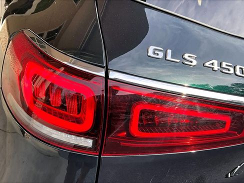 Used 2022 Mercedes-Benz GLS 450 4MATIC image 29