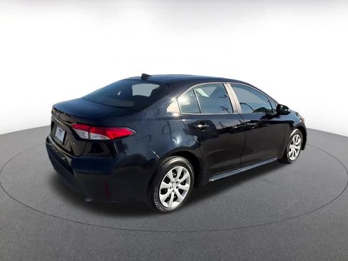 Used 2025 Toyota Corolla LE image 15