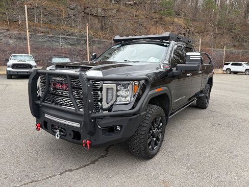 Certified 2022 GMC Sierra 2500 Denali w/ Denali Black Diamond Edition AWD/4WD image 1