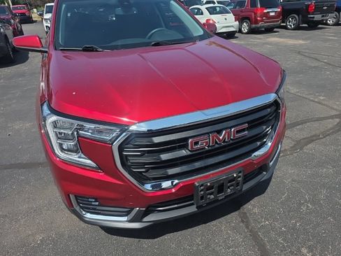 Used 2024 GMC Terrain SLE w/ Driver Convenience Package AWD/4WD image 3