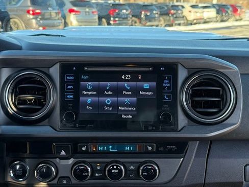 Used 2018 Toyota Tacoma TRD Sport image 20