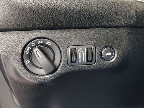 Used 2019 Dodge Challenger SRT Hellcat image 37