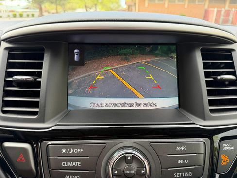 Used 2019 Nissan Pathfinder SV AWD/4WD image 26