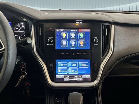 Used 2025 Subaru Outback image 2