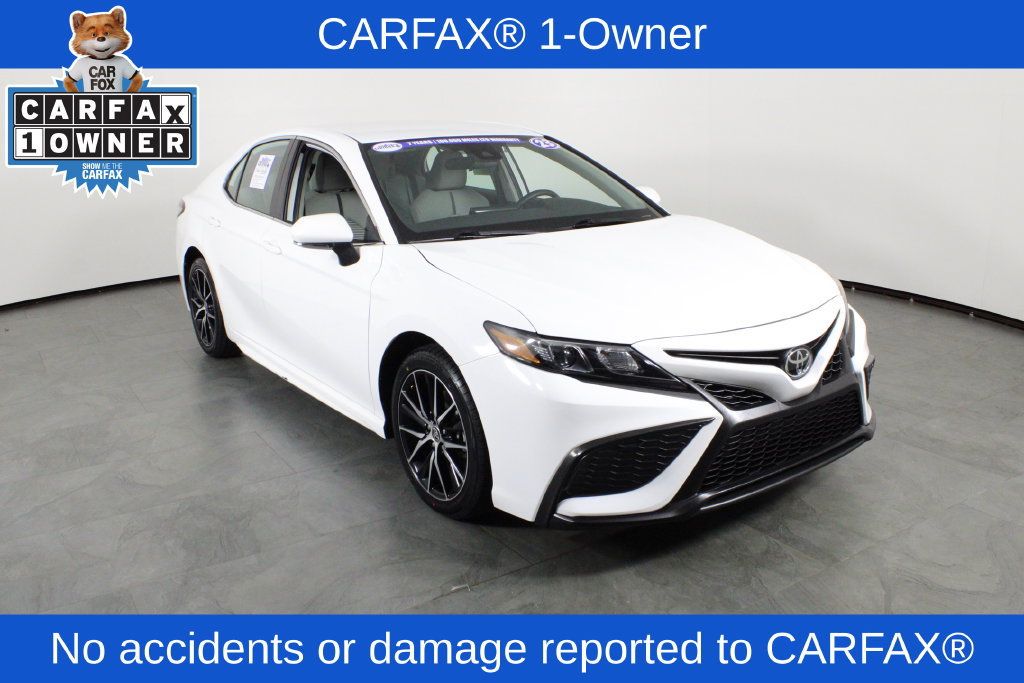 Used 2023 Toyota Camry SE FWD image 4