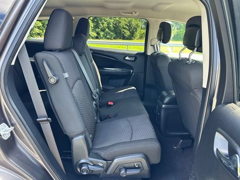 Used 2020 Dodge Journey SE FWD image 17
