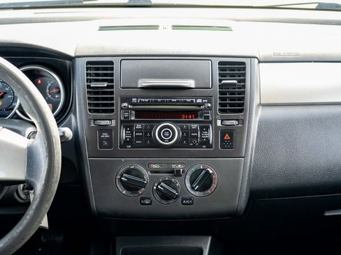 Used 2010 Nissan Versa 1.8 S image 17