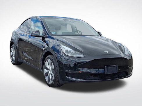 Used 2023 Tesla Model Y Long Range AWD/4WD image 2