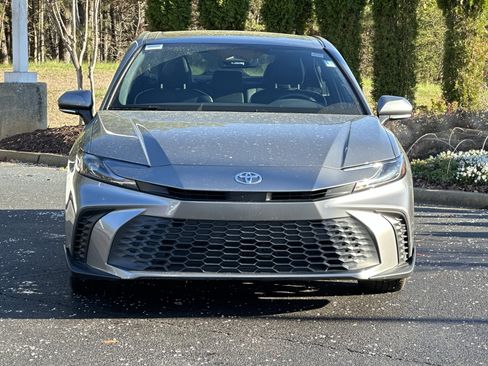 Used 2025 Toyota Camry SE w/ Multimedia Upgrade Package image 3